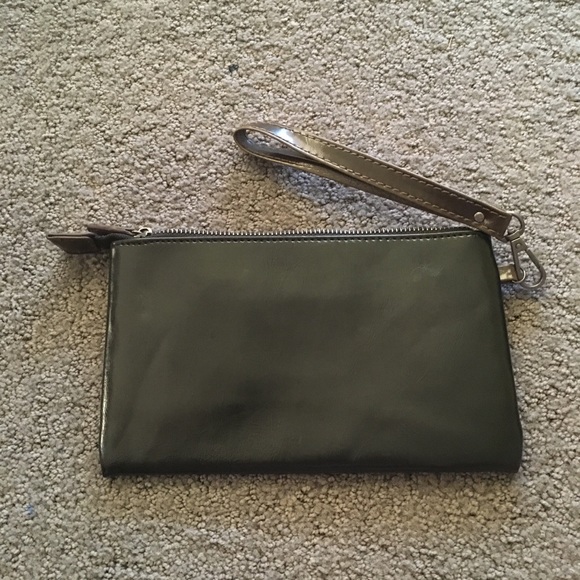 Shiraleah Black Vegan Leather Wristlet - Picture 2 of 8